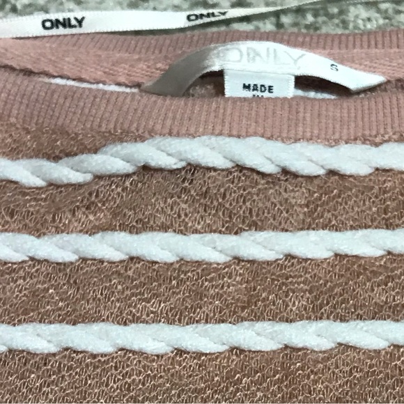 2 for $20 ONLY Sweater with Rope details Small - Picture 4 of 9